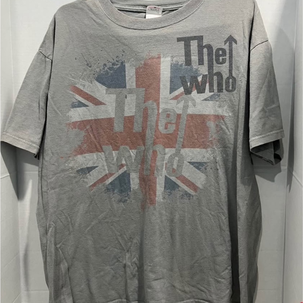 Vintage Anvil Gray and Red Short Sleeve Tees